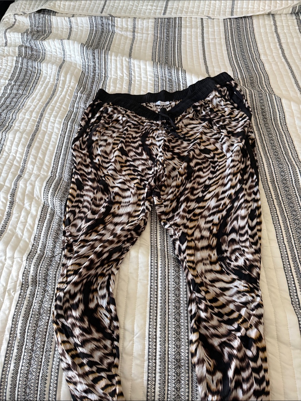 Calvin Klein Women’s Black and Brown Animal-Print Soft Joggers